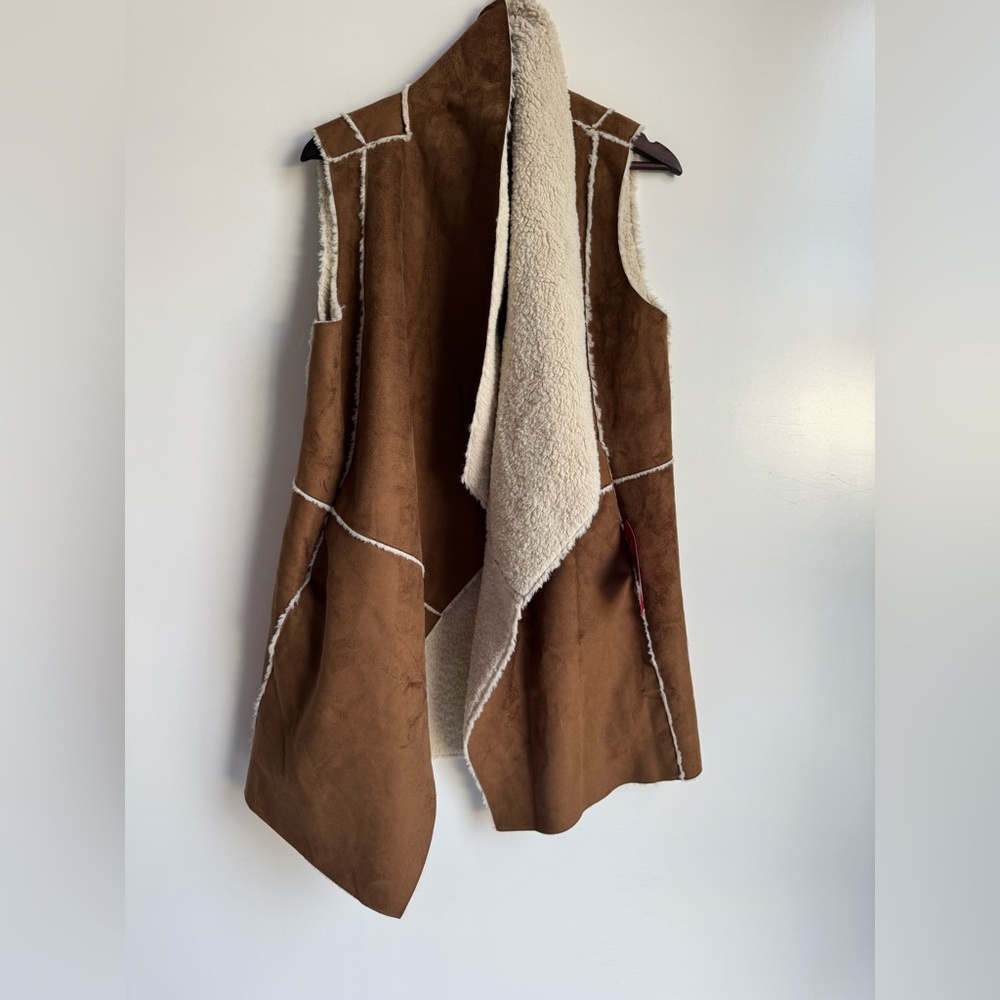 NEW EVEREVE John + Jenn Beatty Faux Fur Sherling Vest Camel Women Medium Scandi - Picture 5 of 8